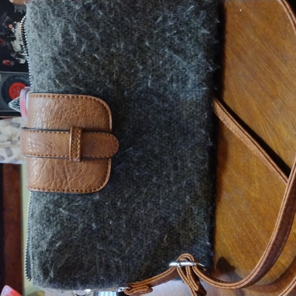 Coco + Carmen Women's Jillian Handbag Grayish Taupe/Brown Trim Crossbody Bag